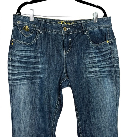 Beyonce's Dereon Embellished Velour Low Rise Flare Dark Distressed Jeans Size 16 - Picture 4 of 16